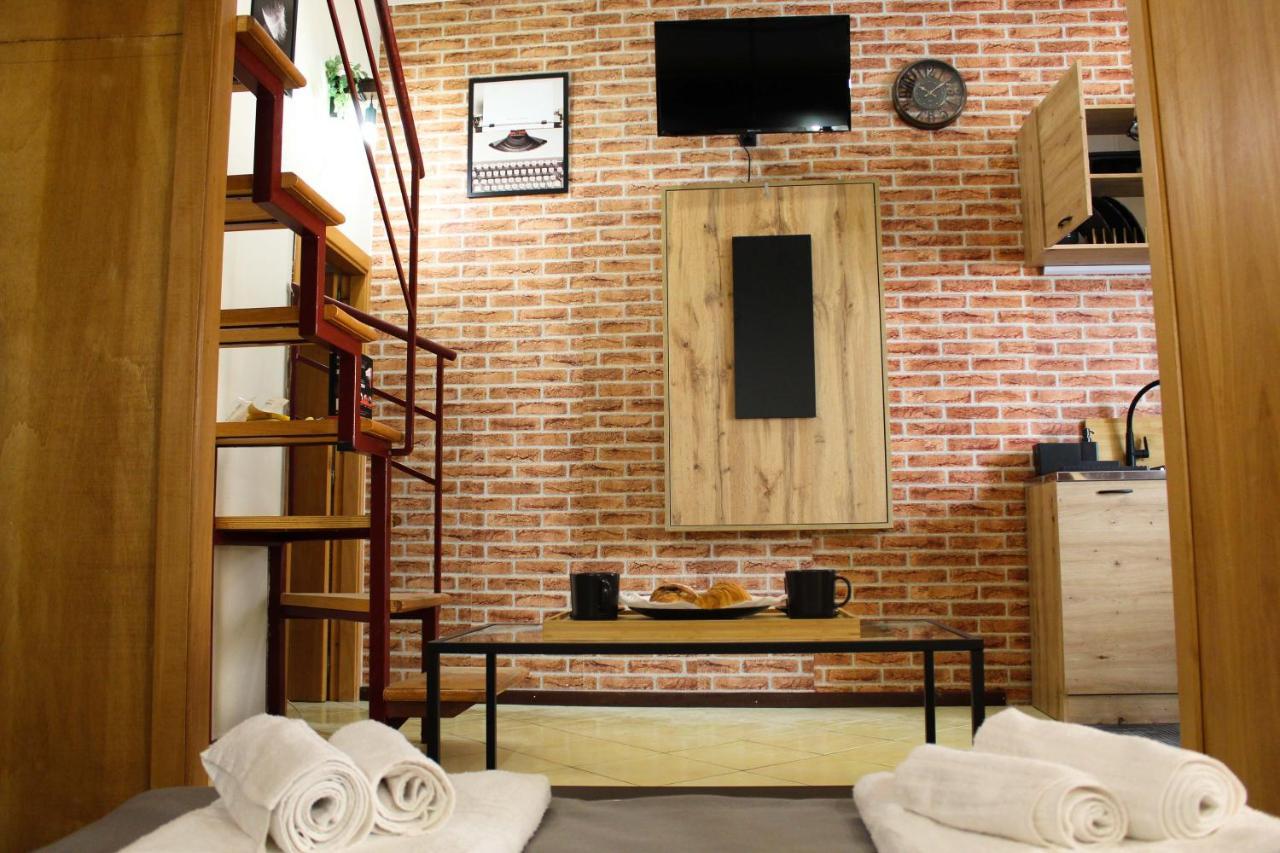 Apartamento Pedamentina Pulcinella Loft Nápoles Exterior foto