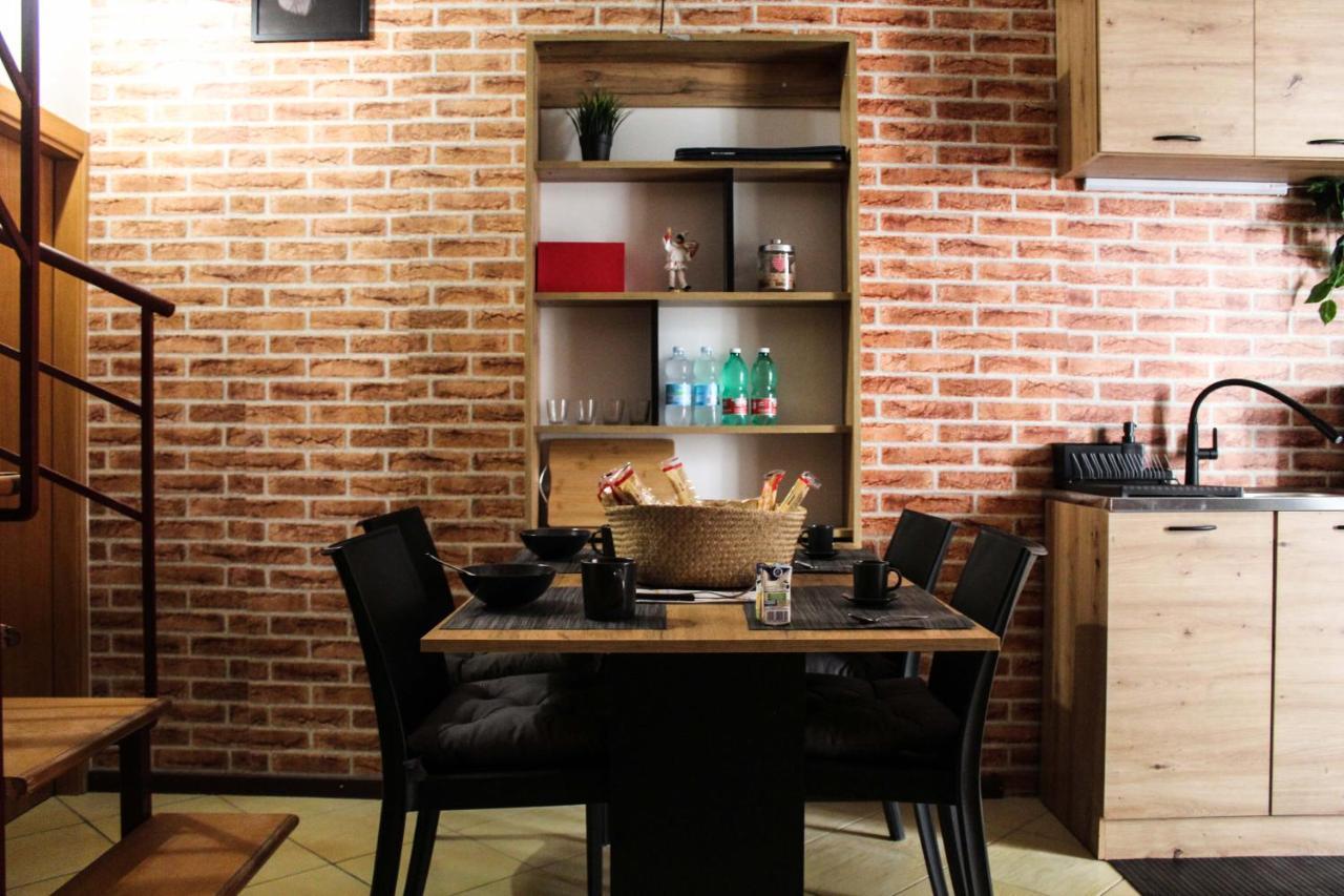 Apartamento Pedamentina Pulcinella Loft Nápoles Exterior foto